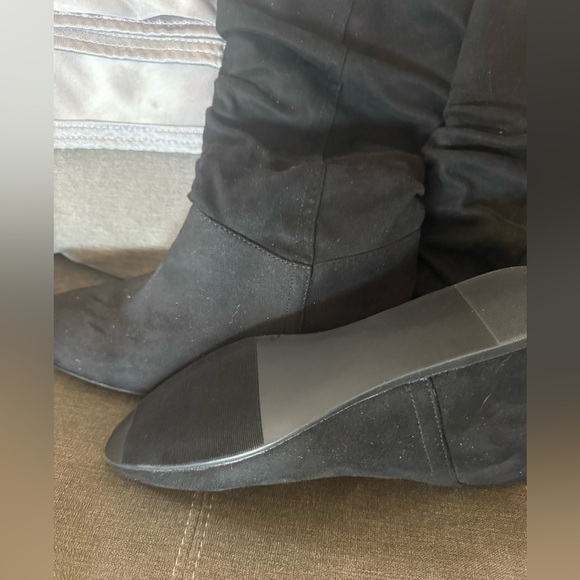 Women's Black Suede Boots - Picture 4 of 5